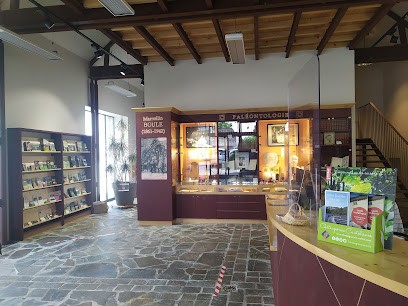 Office De Tourisme De La Châtaigneraie Cantalienne - Point D'informations De Montsalvy, Office de Tourisme à Montsalvy