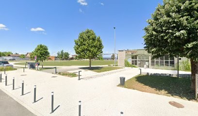 Office De Tourisme Terres De Berlioz - Agence Cars Région Isère, Office de Tourisme à Saint-Étienne-de-Saint-Geoirs